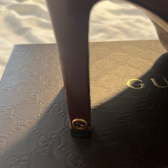 Authentic Gucci Nappa Charlotte Scarlatto Pumps - Picture 2 of 13